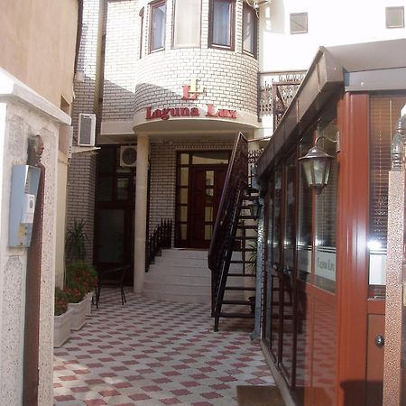 Garni Hotel Laguna Lux Ni Exterior foto